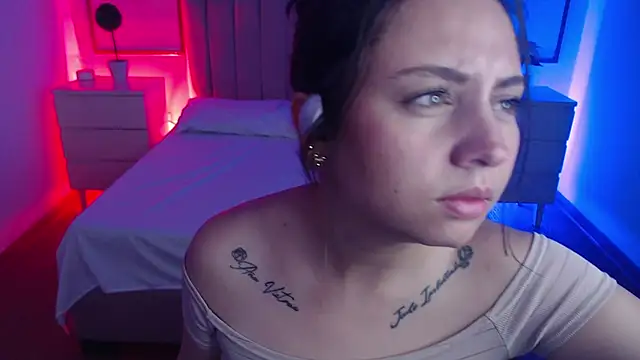 Alice_Sinclair_'s cam snapshot