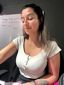 Isabella_Varella live sex cam