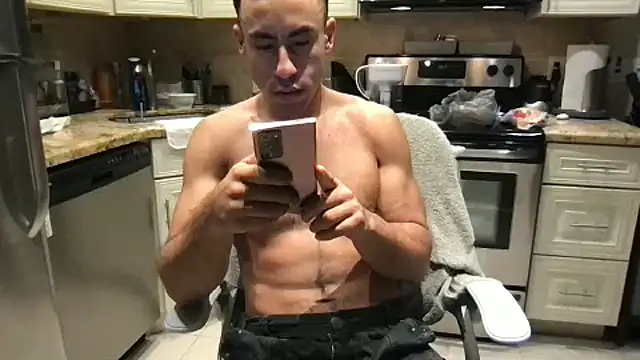 BigGuyMuscle's cam snapshot