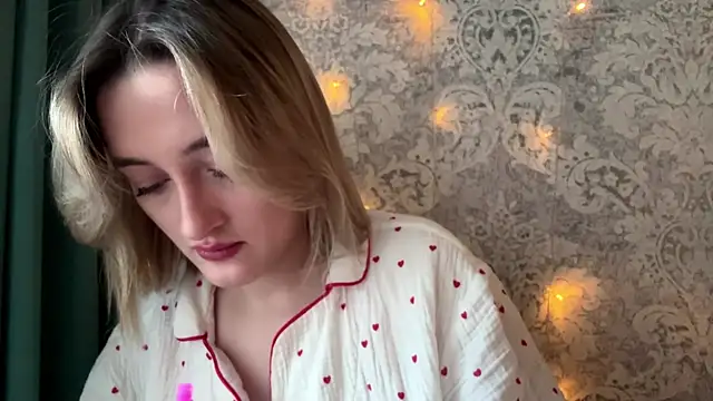 Emily_lyy's cam snapshot