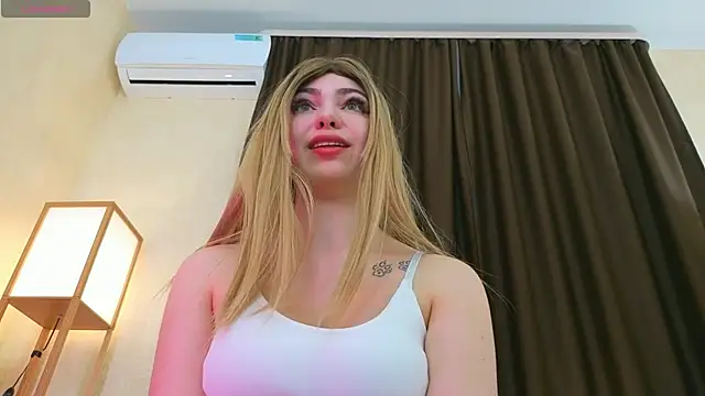 emily_wildflower's cam snapshot