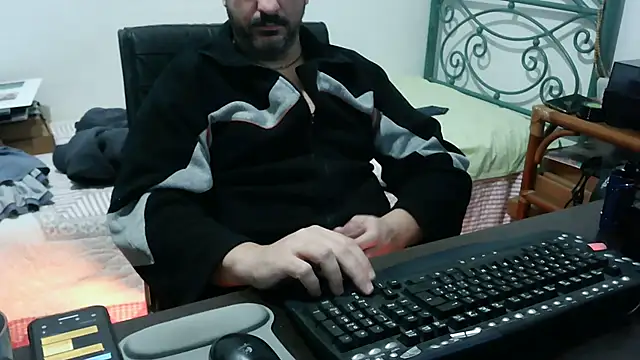 Italian_dark_desire live sex cam