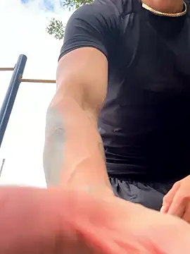 strongboy_ live sex cam