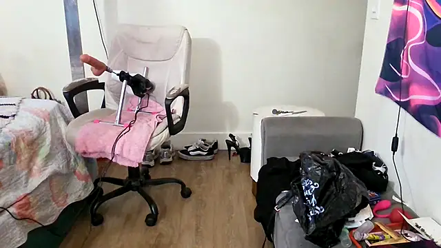 YasmineMinaj live sex cam