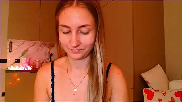BluueSilk live sex cam