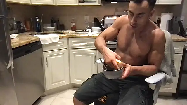 BigGuyMuscle live sex cam