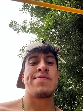 strongboy_ live sex cam