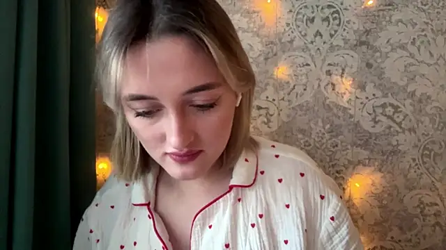 Emily_lyy's cam snapshot