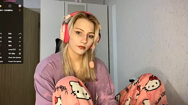 FoxySable's cam snapshot