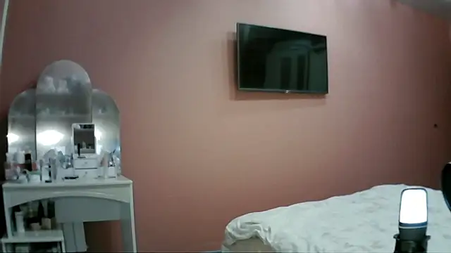 SkylaPorter's cam snapshot