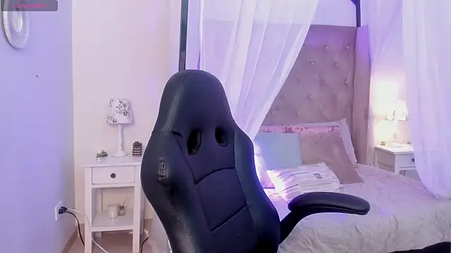 Kari_Kaory's cam snapshot