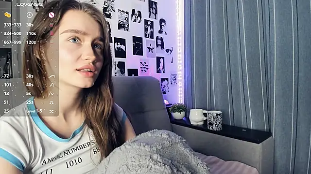 lovelyalivia live sex cam