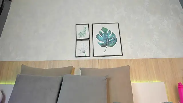 mia_gate live sex cam