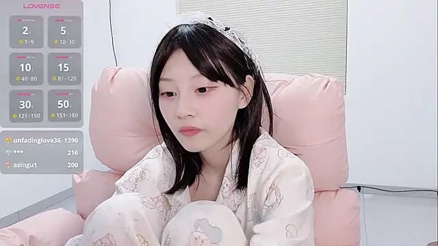 lris-Beauty live sex cam