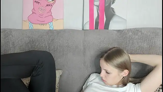 HitGyrl's cam snapshot