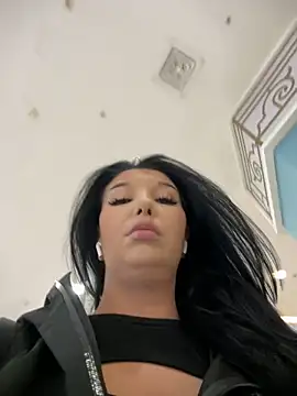 Tisha_Busty live sex cam