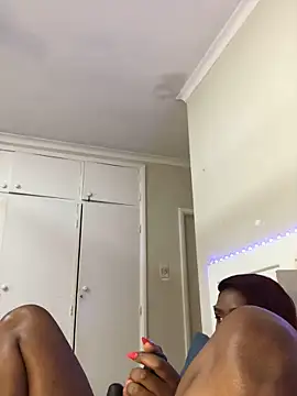 LuciousLips96 live sex cam