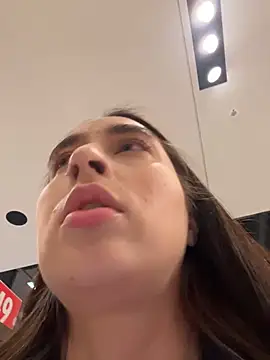 Holly_Play live sex cam