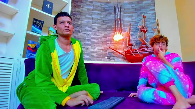 PoisonGuys live sex cam