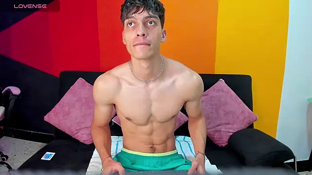 AlessioVitale live sex cam