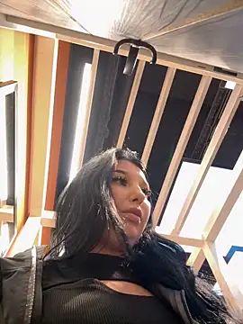 Tisha_Busty live sex cam