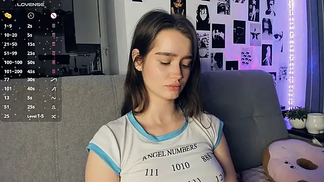 lovelyalivia live sex cam