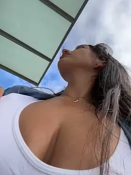 Ninabigtitied live sex cam