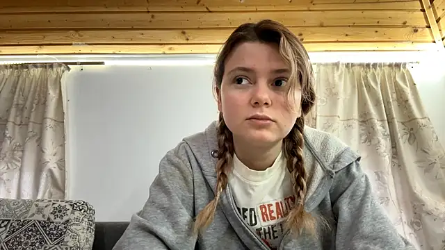 AlanaPostell live sex cam