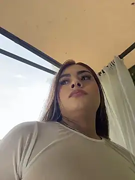 MayaMoanXXX live sex cam