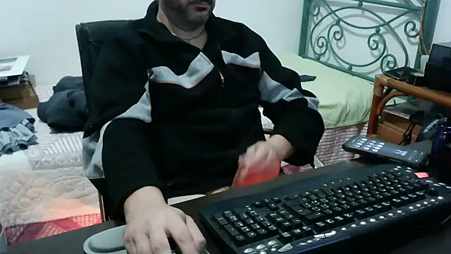 Italian_dark_desire live sex cam