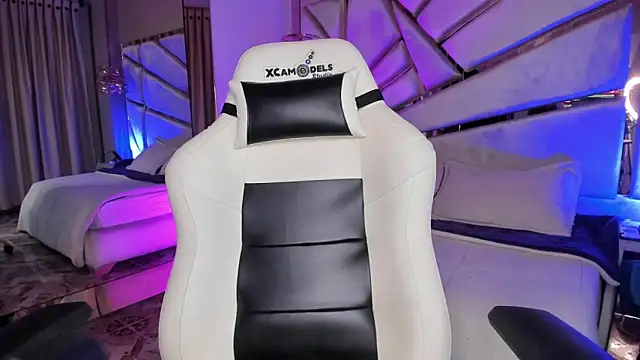 Ivonne_444's cam snapshot