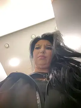 Tisha_Busty live sex cam