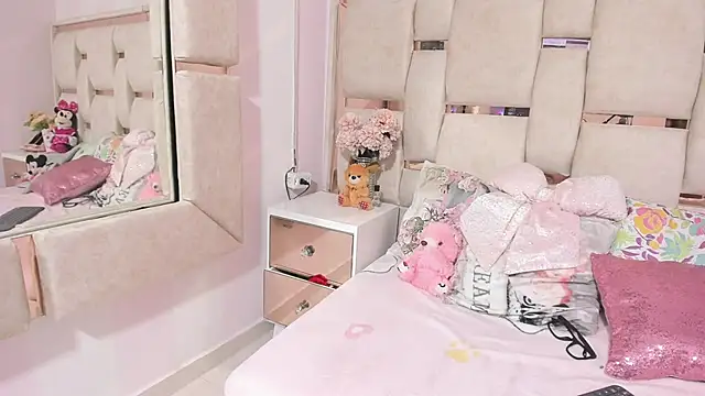 MiaKahali's cam snapshot