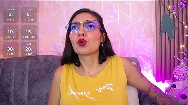 Tiny_Mooore1 live sex cam