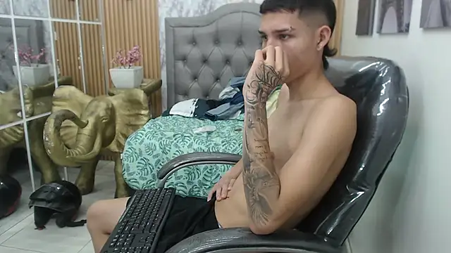 paul_ponce live sex cam