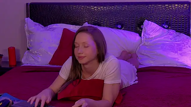 OliviaBrian's cam snapshot