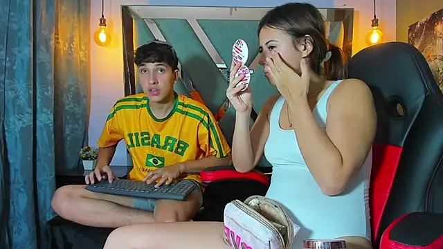 ChanellandMax live sex cam