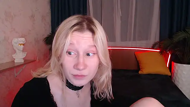 EnigmaSee live sex cam