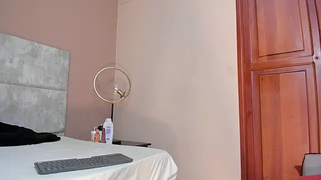 SeleneLujan live sex cam