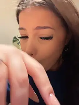 Chloe__Moon live sex cam