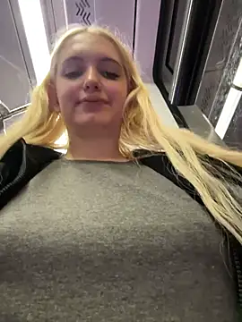 Milkyy_wway live sex cam