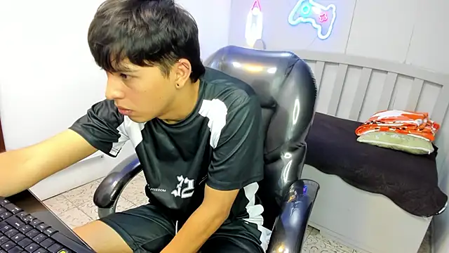 StiwenTwink live sex cam