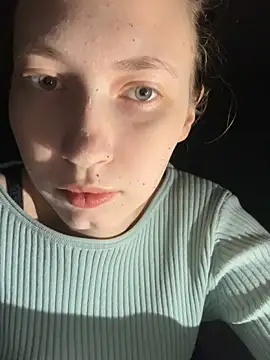 Holy_Poly live sex cam