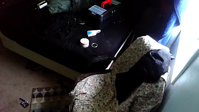 EdgarAlenPole's cam snapshot