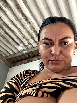 Horny-Mommy-Dirty live sex cam