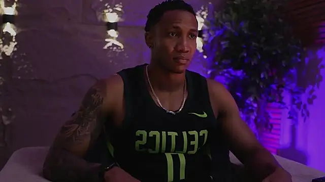 Logan_Varela live sex cam