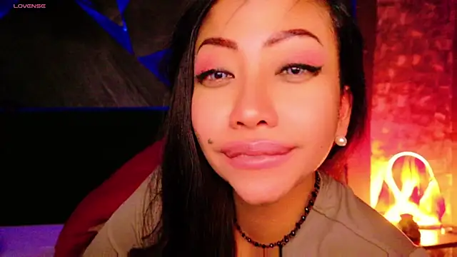 ElyaQuinn live sex cam