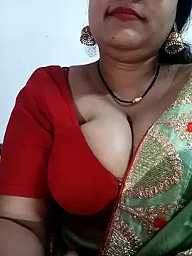 Nyra-23 live sex cam