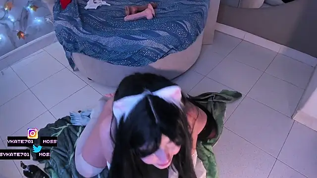 Katemoss70 live sex cam