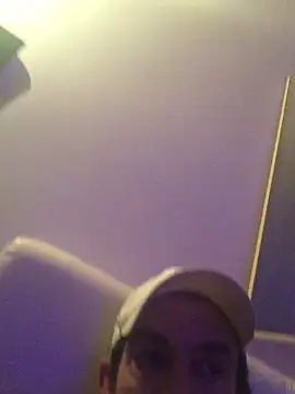 Pilote19 live sex cam